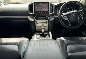 Toyota Land Cruiser 2018 White