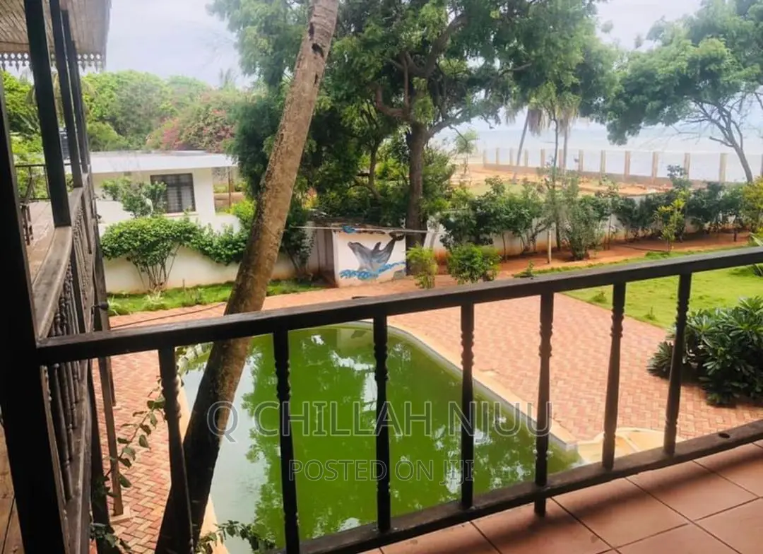 Furnished 8bdrm Apartment in Mbez Beach 8, Kinondoni for sale