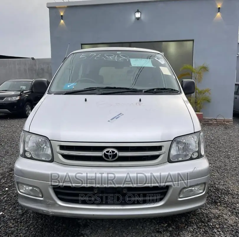 Toyota Noah 2.0 FWD (8 Seater) 2001 Gray