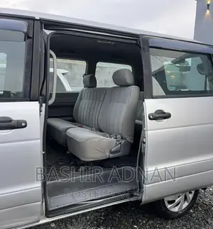 Toyota Noah 2.0 FWD (8 Seater) 2001 Gray