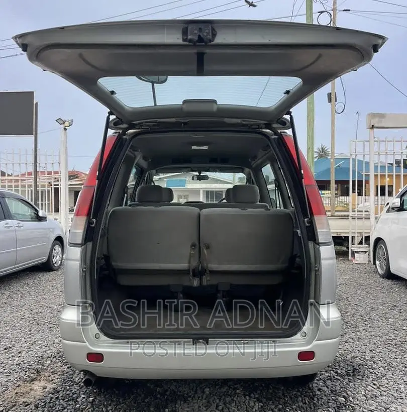 Toyota Noah 2.0 FWD (8 Seater) 2001 Gray