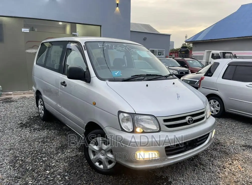 Toyota Noah 2.0 FWD (8 Seater) 2001 Gray