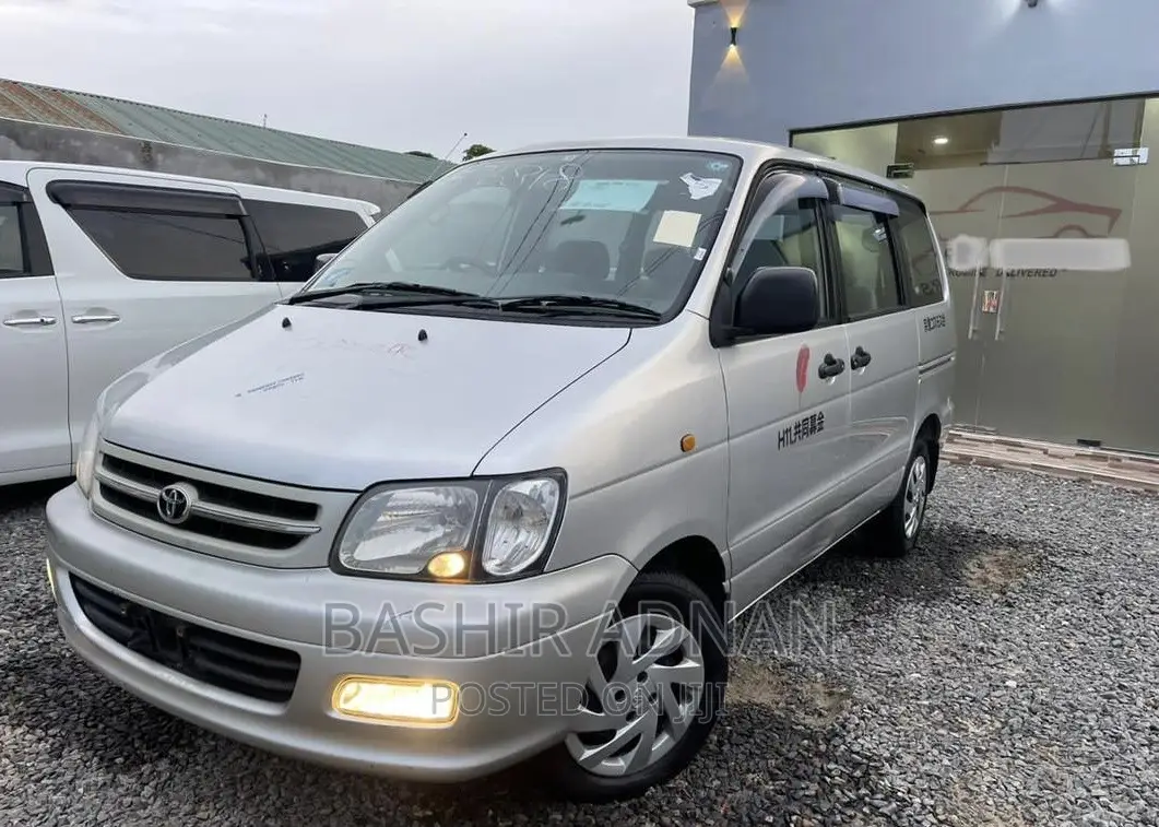 Toyota Noah 2.0 FWD (8 Seater) 2001 Gray