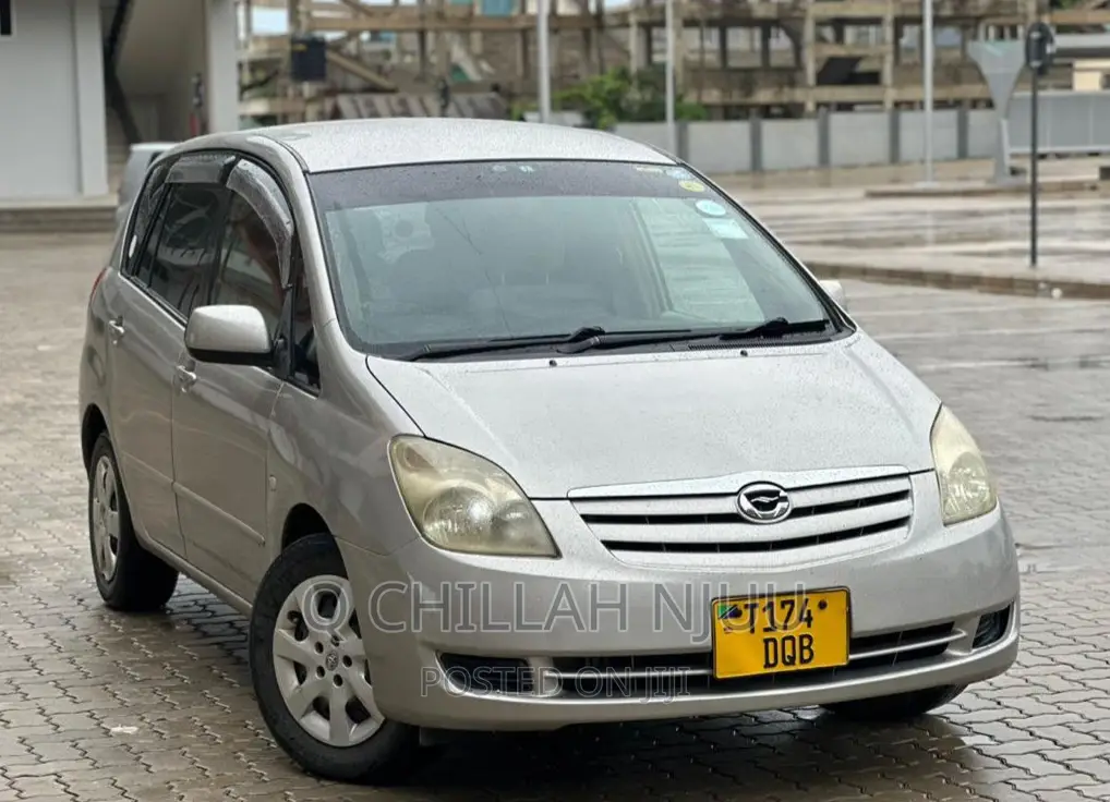 Toyota Corolla Spacio 2005 Silver