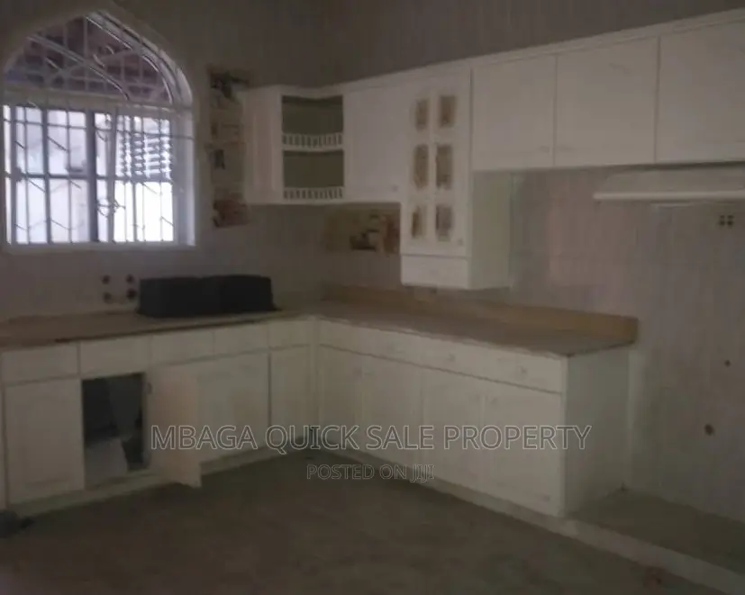 4bdrm Apartment in Mikocheni for rent