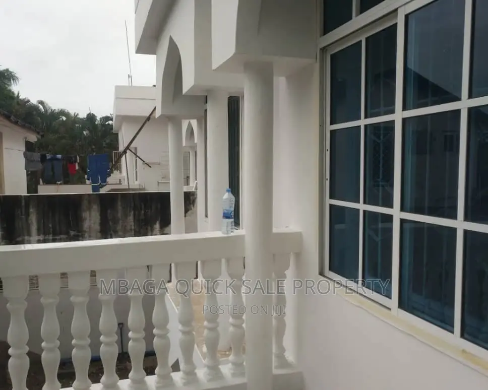 4bdrm Apartment in Mikocheni for rent