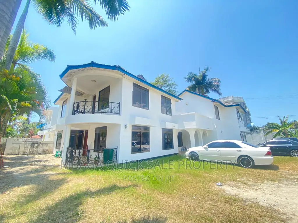 7bdrm House in Mikocheni Kwa for sale