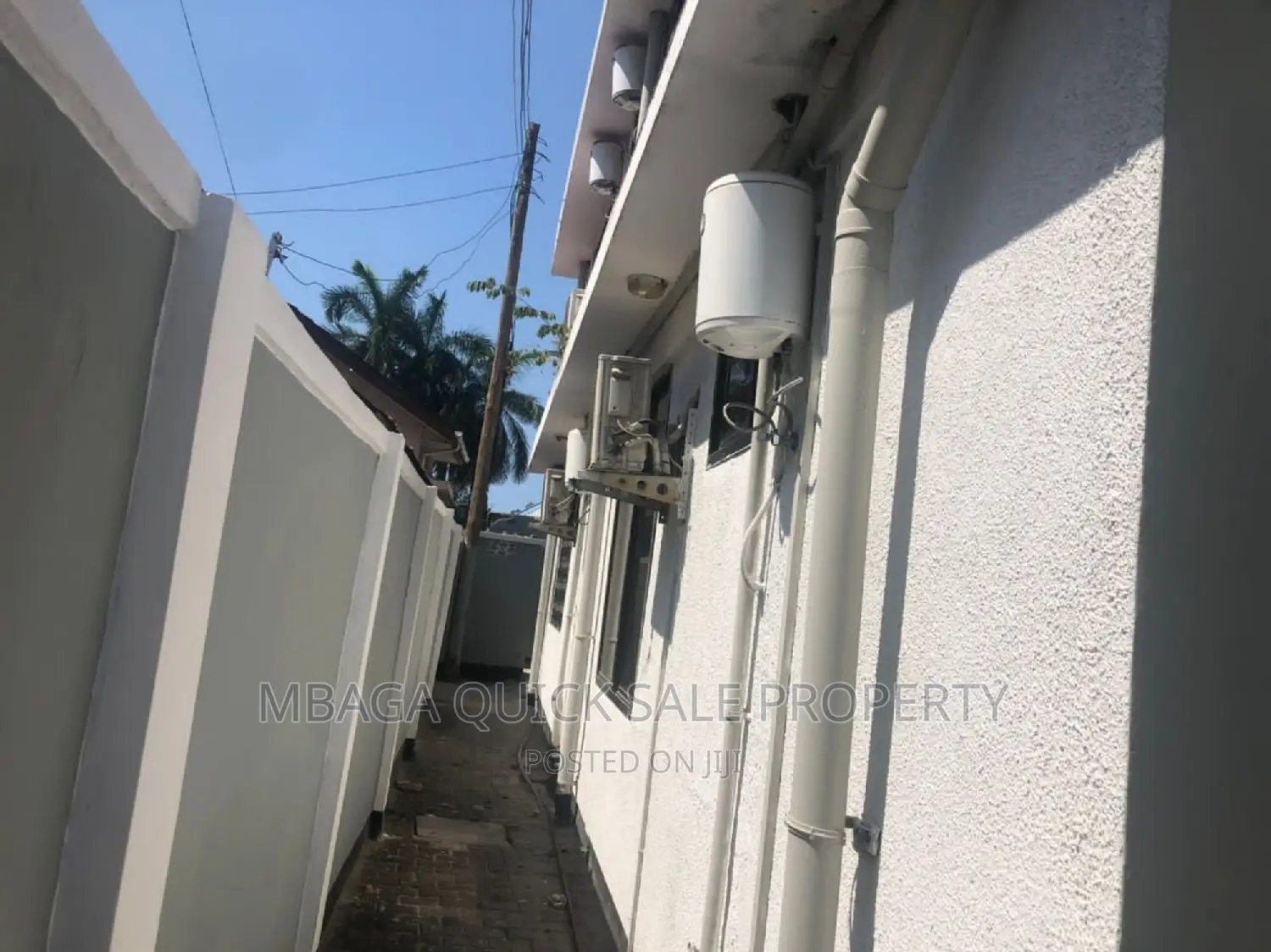 10bdrm House in Mikocheni for rent