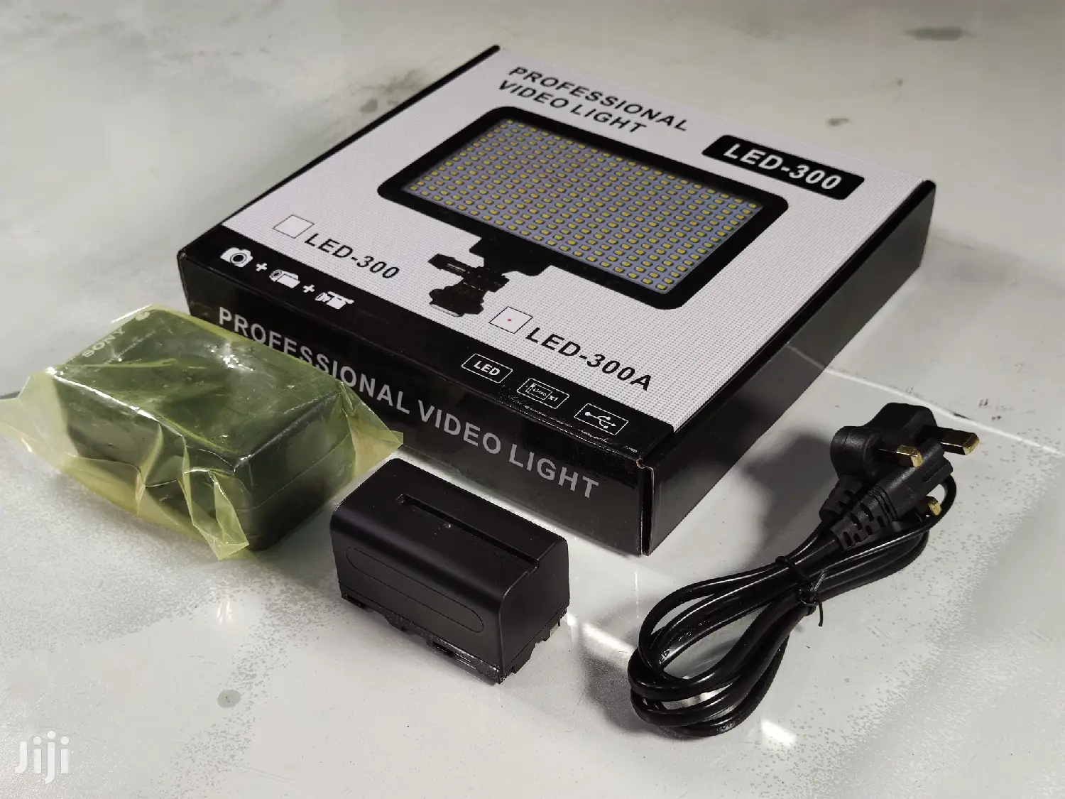 LED-300 On-camera Professional Video Light