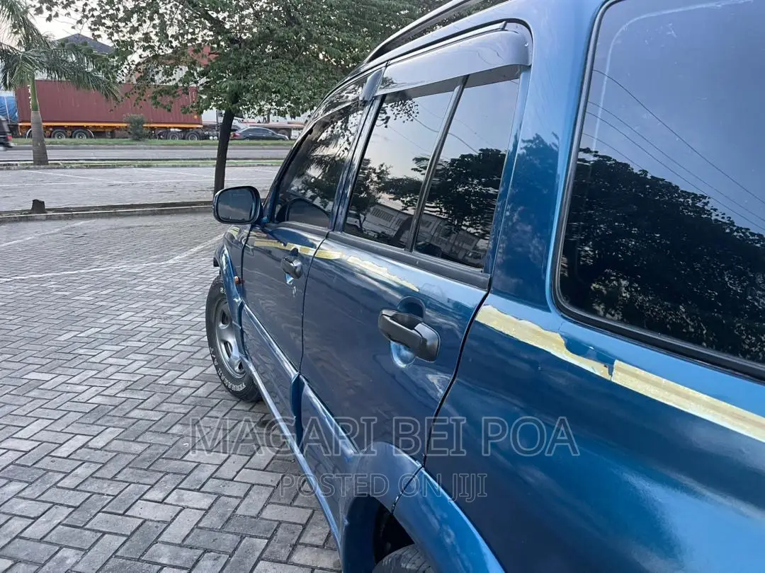 Suzuki Grand Vitara 2000 Blue