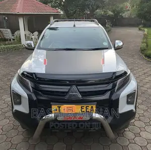 Mitsubishi Triton 2019 White