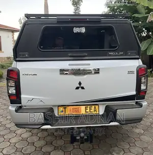 Mitsubishi Triton 2019 White