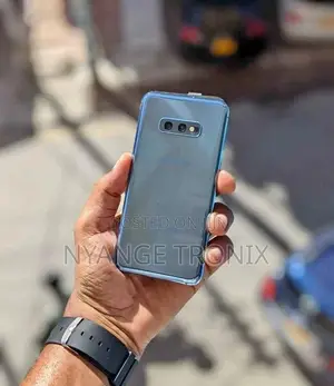 Samsung Galaxy S10e 128 GB Silver