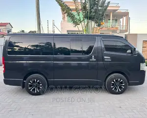 Toyota HiAce 2004 Black
