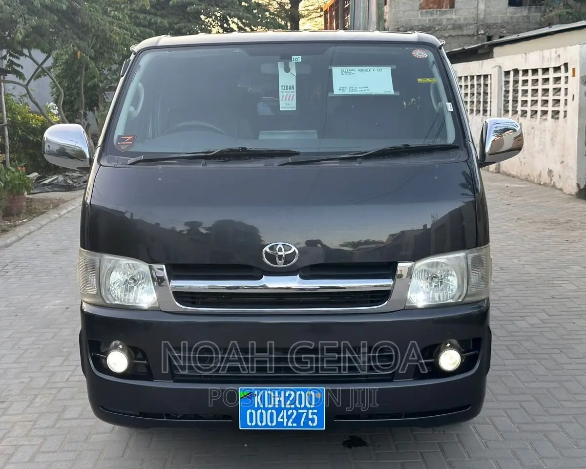Toyota HiAce 2004 Black