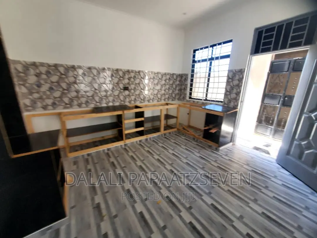 3bdrm House in Dalalipapaatzseven, Kinondoni for sale