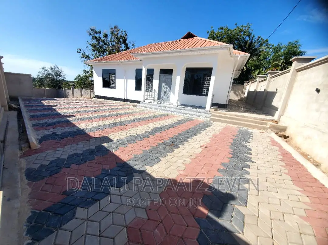 3bdrm House in Dalalipapaatzseven, Kinondoni for sale