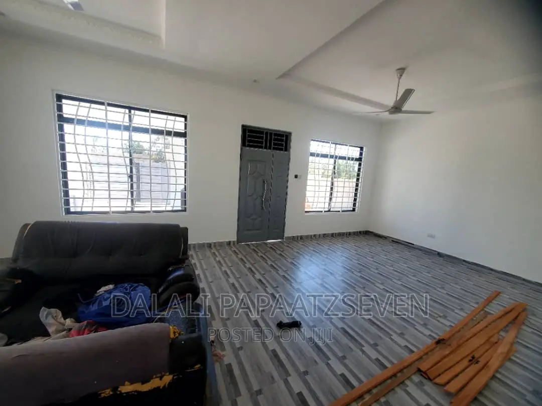 3bdrm House in Dalalipapaatzseven, Kinondoni for sale