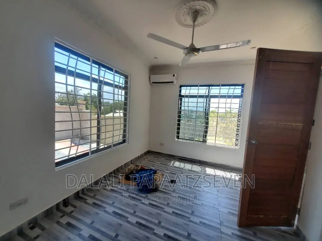 3bdrm House in Dalalipapaatzseven, Kinondoni for sale