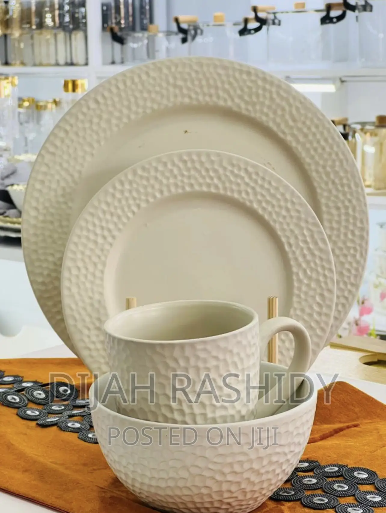 Simple Dinnerset Pc 16