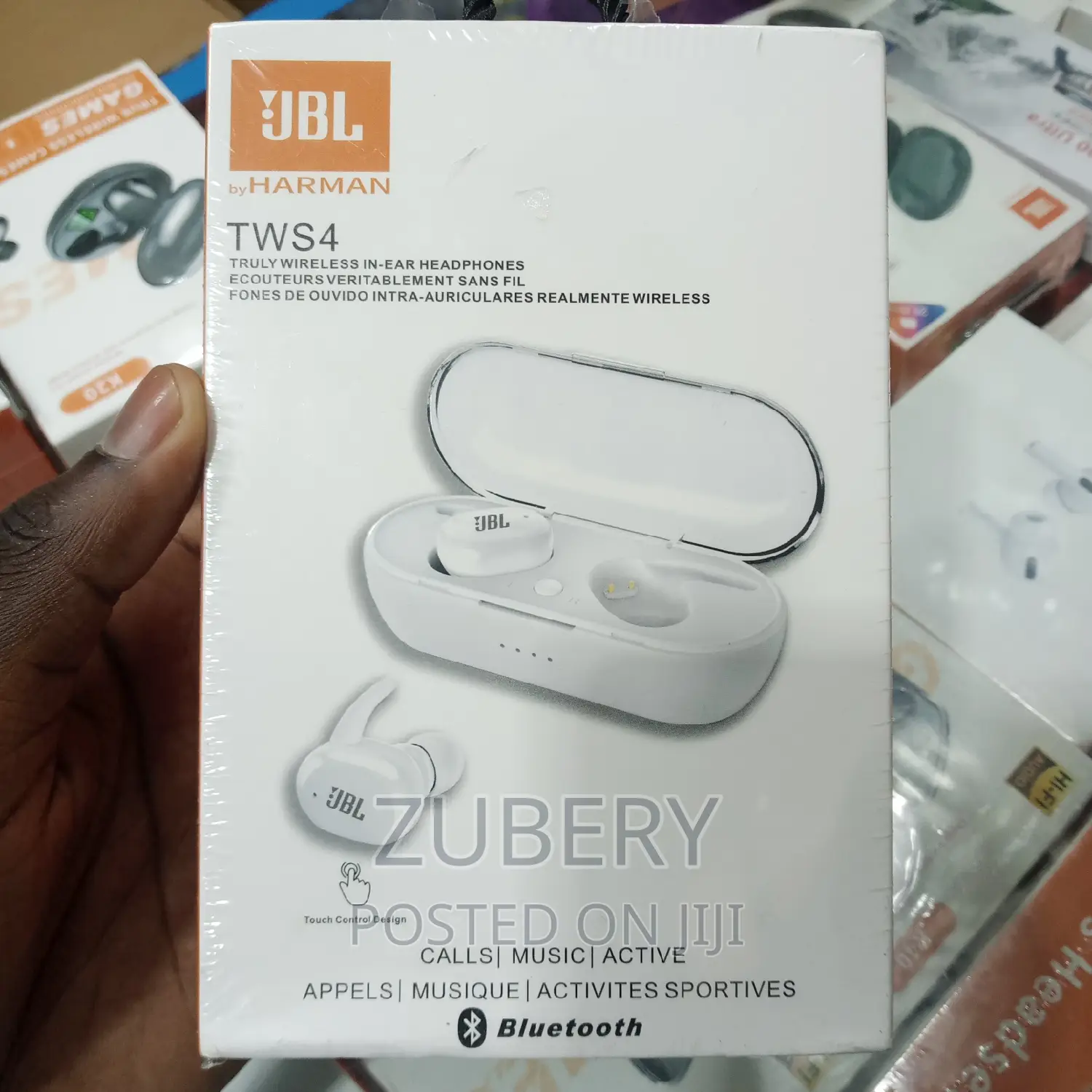 JBL Tws4 Earpods.