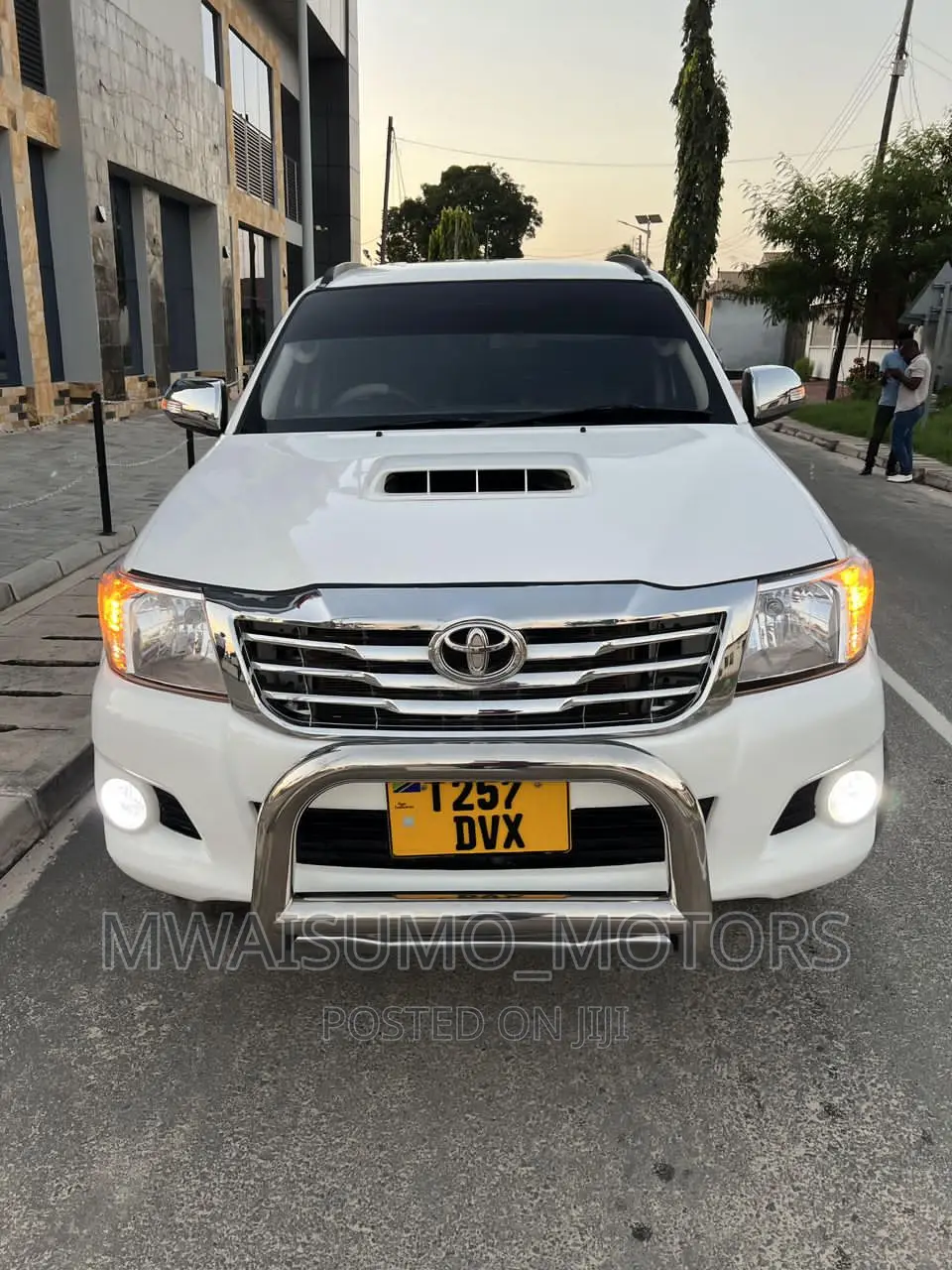 Toyota Hilux 2013 White