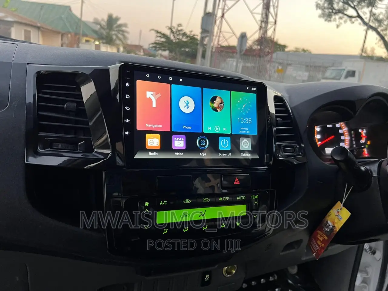 Toyota Hilux 2013 White