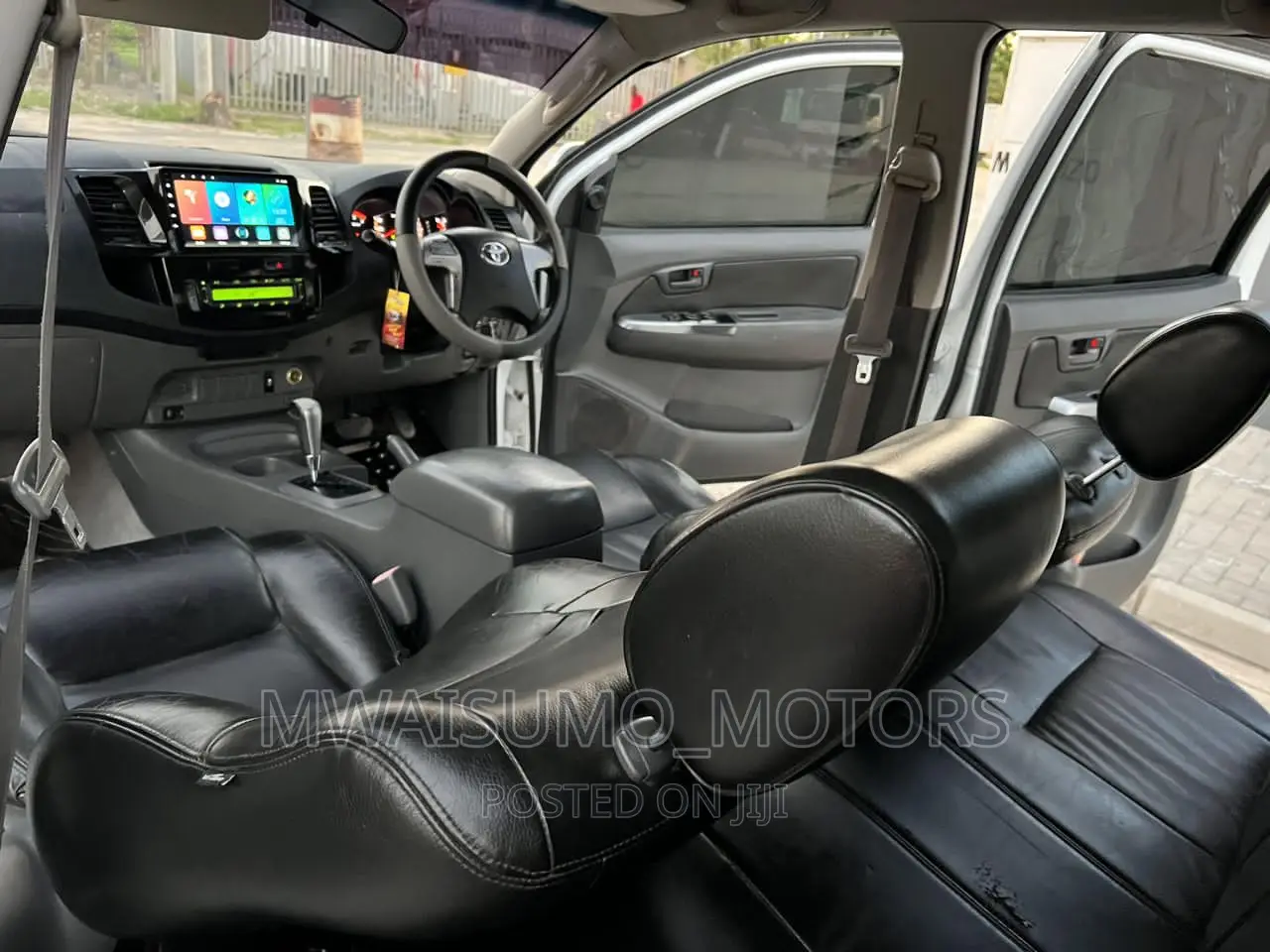 Toyota Hilux 2013 White