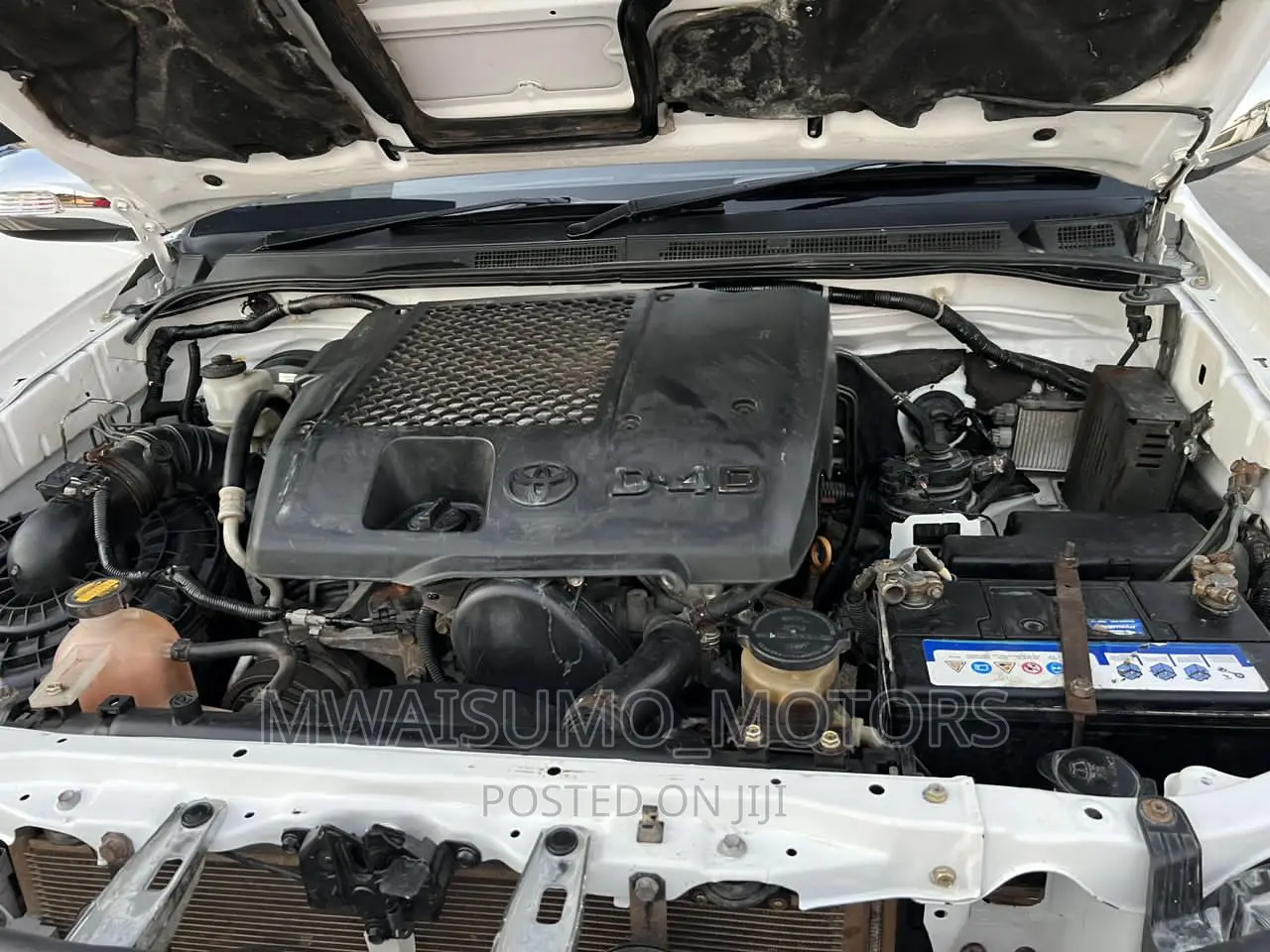 Toyota Hilux 2013 White