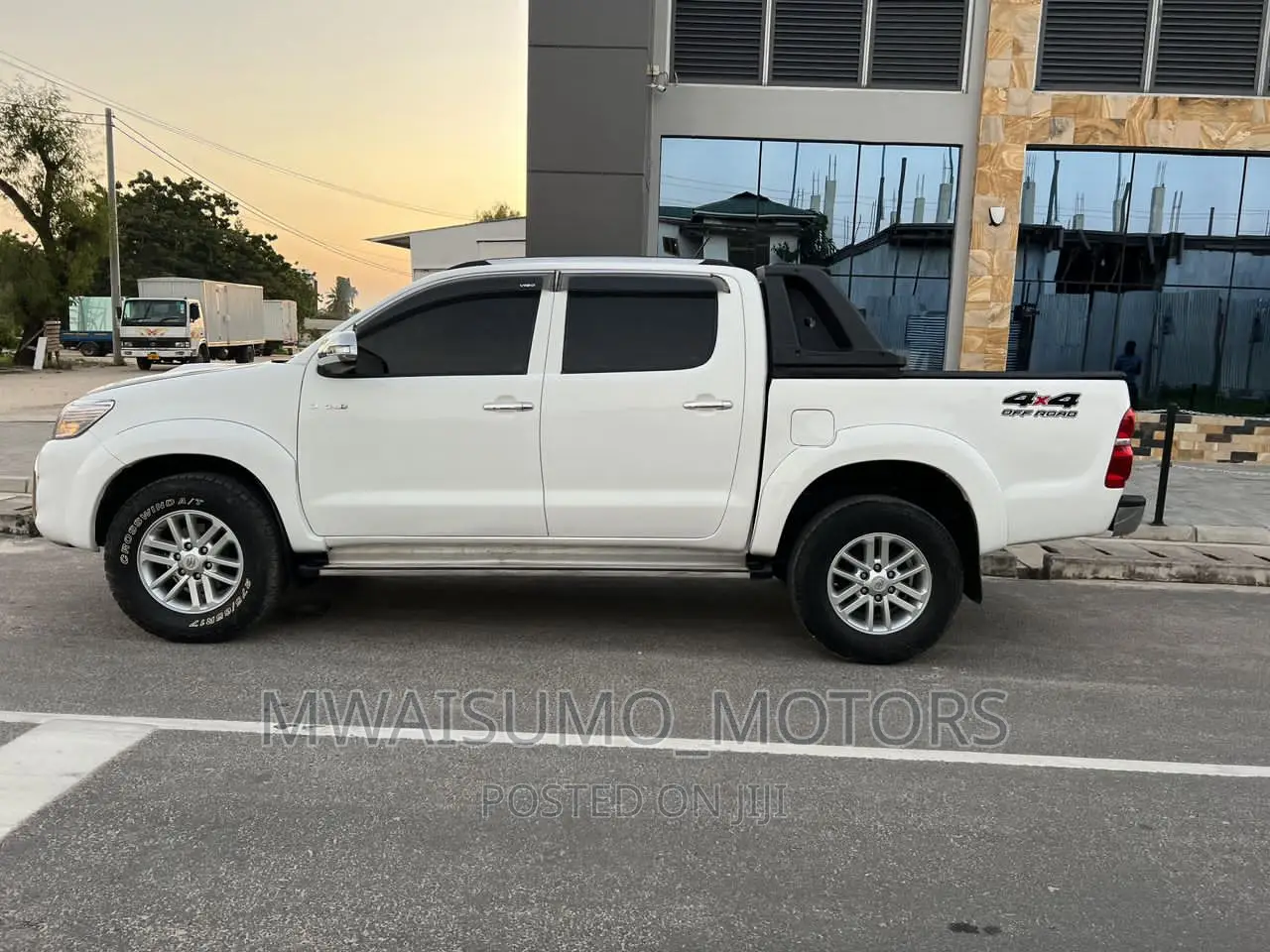 Toyota Hilux 2013 White