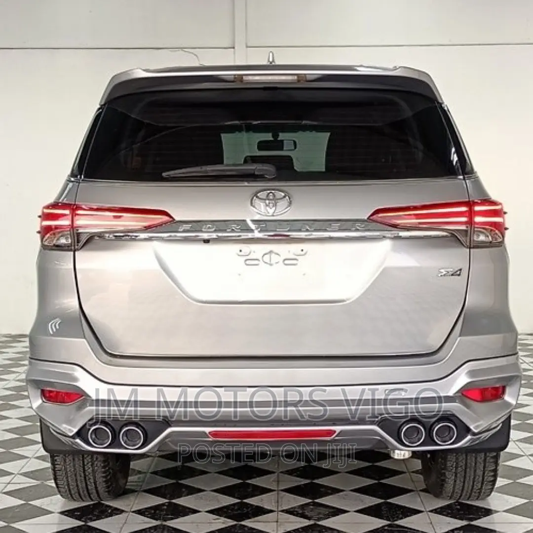 Toyota Fortuner 2017 Silver