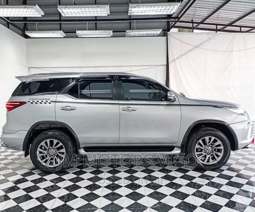 Toyota Fortuner 2017 Silver