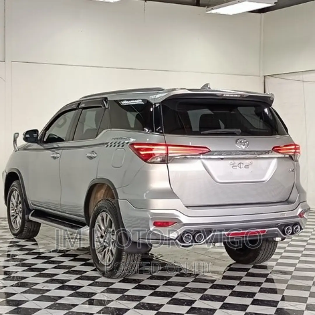 Toyota Fortuner 2017 Silver