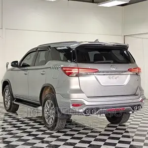 Toyota Fortuner 2017 Silver