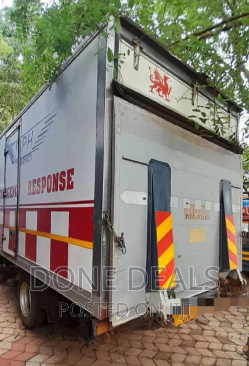 Mitsubishi Fuso 2005 White