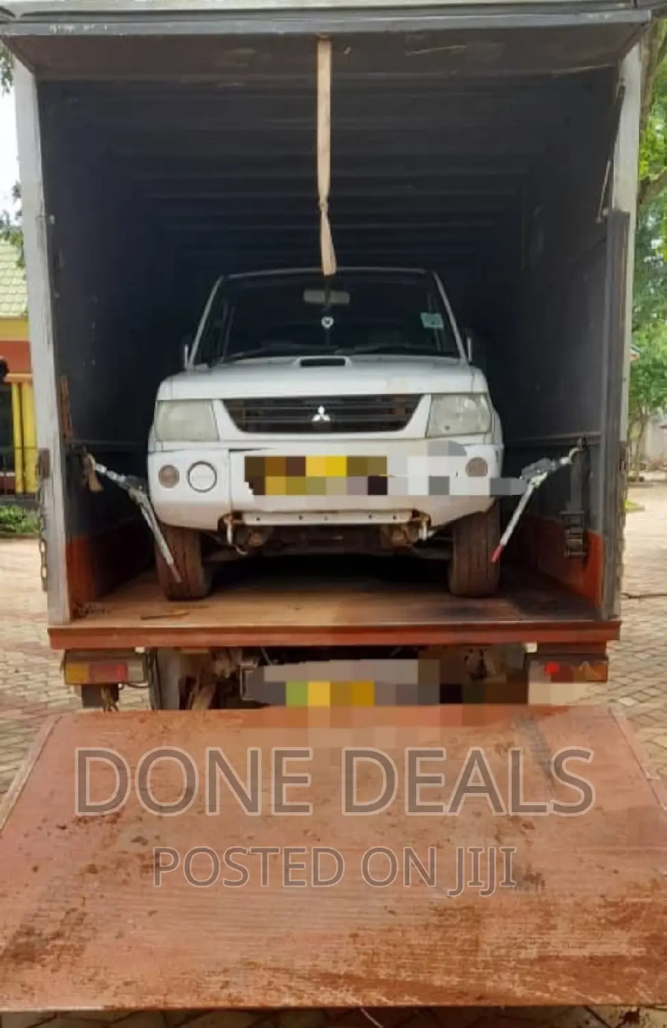 Mitsubishi Fuso 2005 White