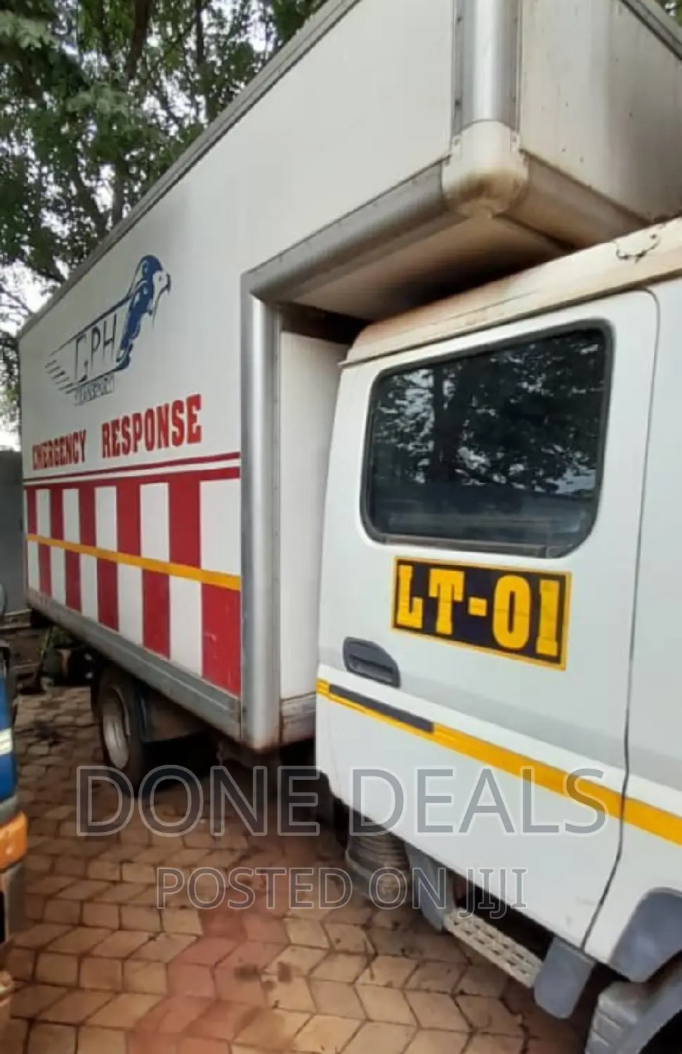 Mitsubishi Fuso 2005 White
