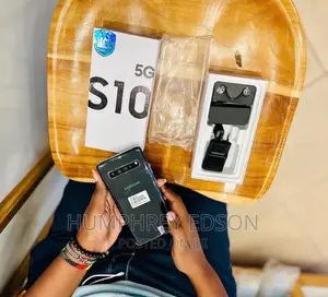 New Samsung Galaxy S10 5G 256 GB Black