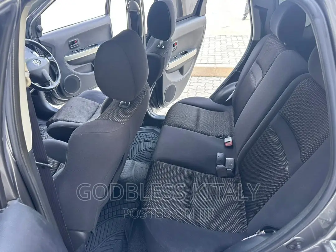 Toyota IST 2004 Gray