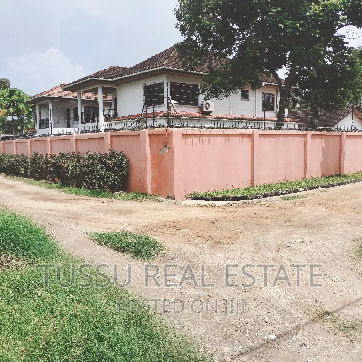 5bdrm Maisonette in Mikochen Kwa Nyerere, Kinondoni for sale
