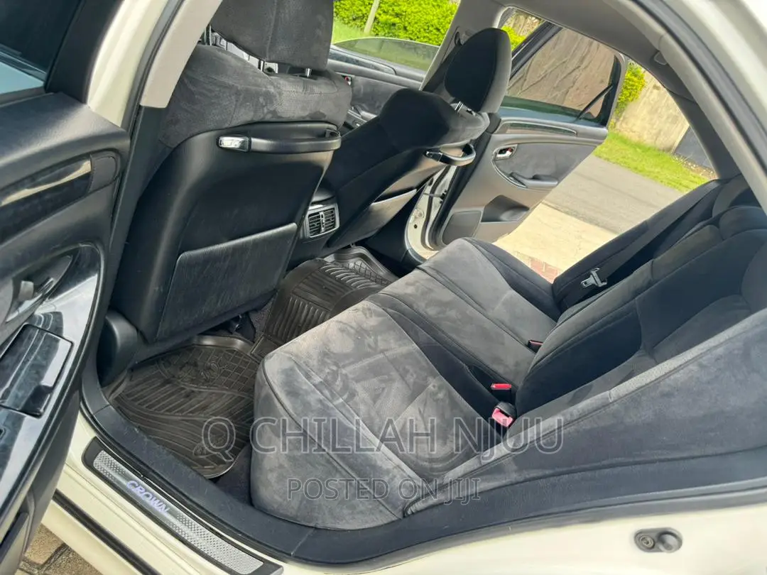 Toyota Crown Royale 2005 White