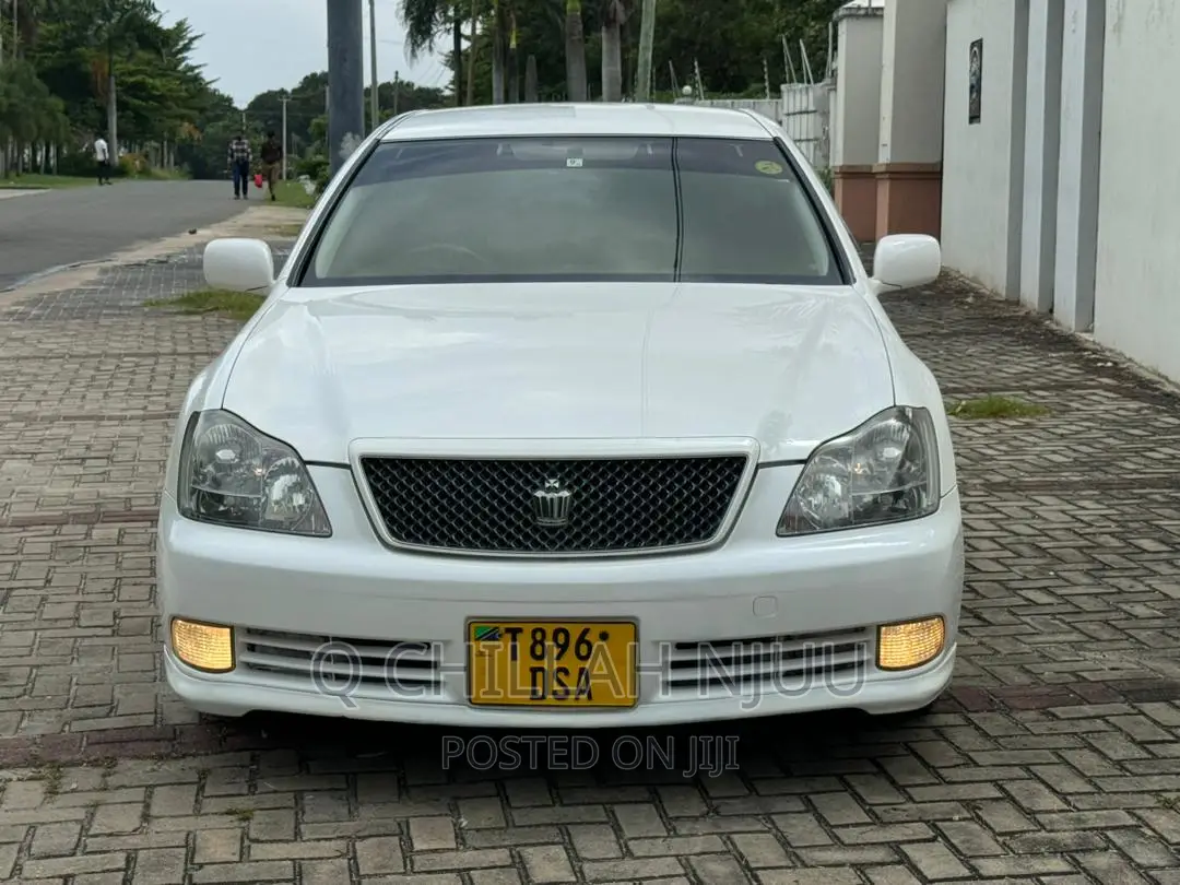 Toyota Crown Royale 2005 White