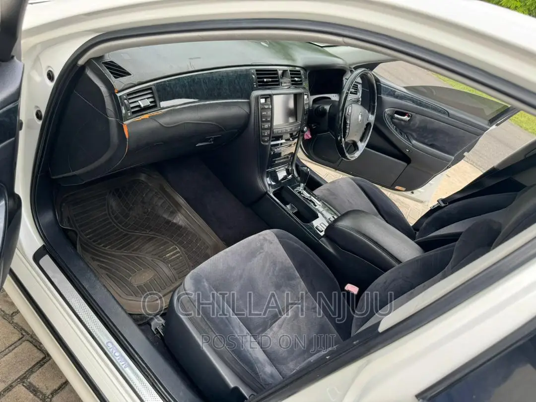 Toyota Crown Royale 2005 White