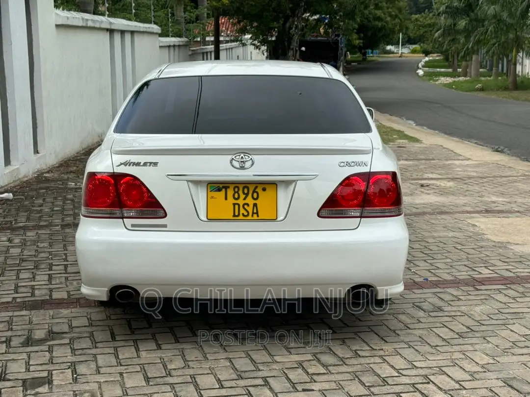 Toyota Crown Royale 2005 White