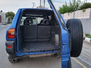 Toyota RAV4 1999 Blue