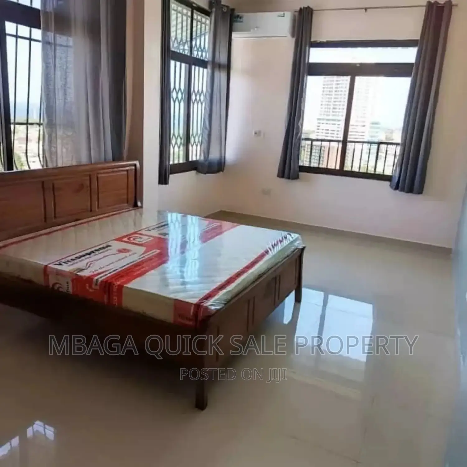4bdrm Penthouse in Upanga for sale