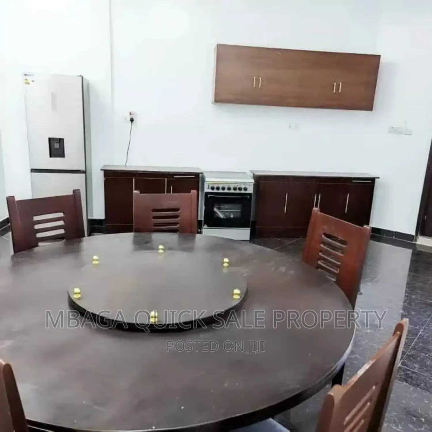 4bdrm Penthouse in Upanga for sale