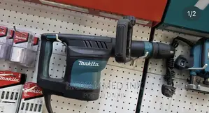 Demolition Hammer HM1101C 1 300 W • SDS-MAX • 11.5 J