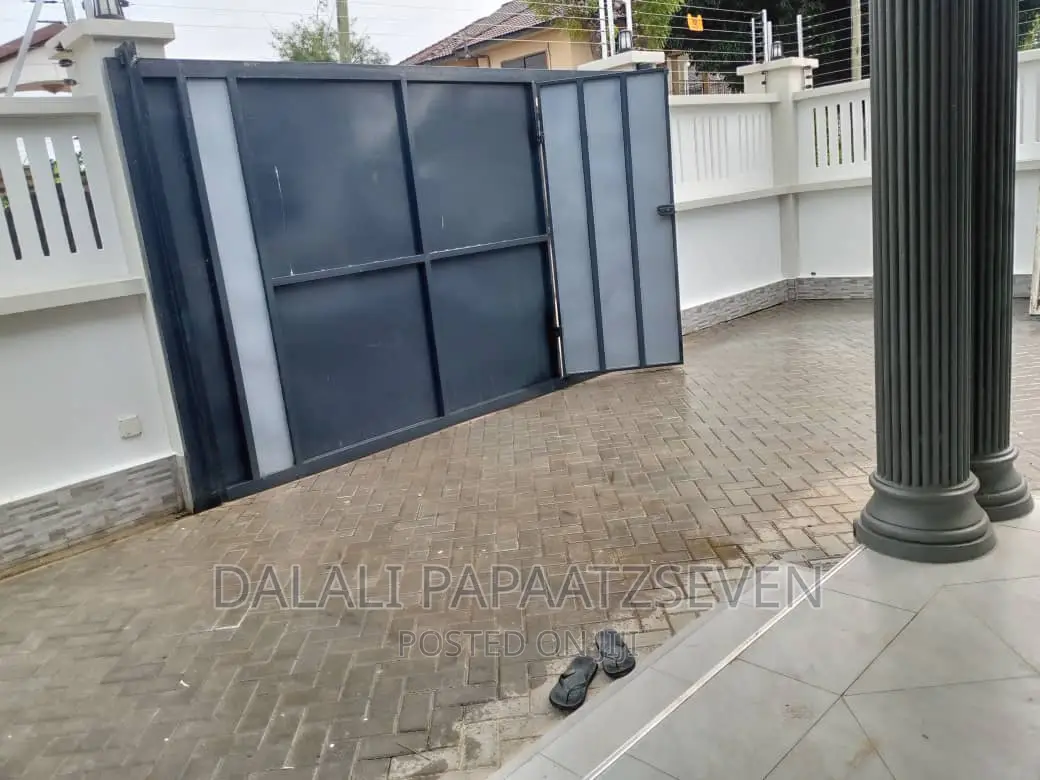 3bdrm House in Dalalipapaatzseven, Kinondoni for rent