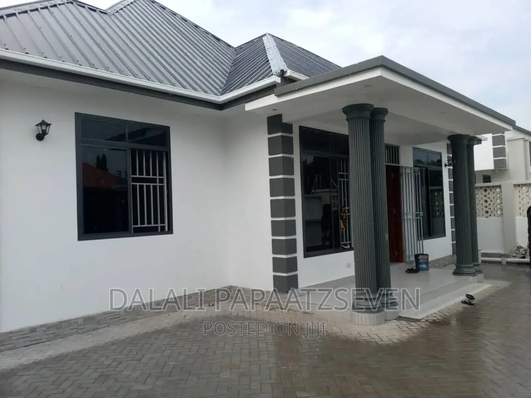 3bdrm House in Dalalipapaatzseven, Kinondoni for rent